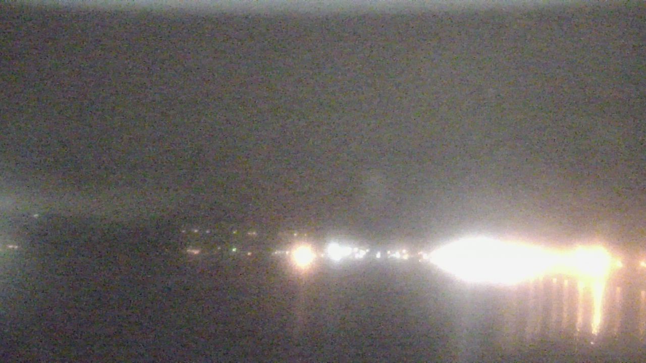 Thumbnail for current weather camera view from Wyndham Garden Lake Guntersville in Guntersville, Alabama