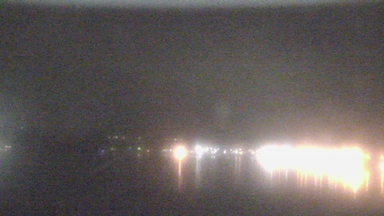 Thumbnail for current weather camera view from Wyndham Garden Lake Guntersville in Guntersville, Alabama