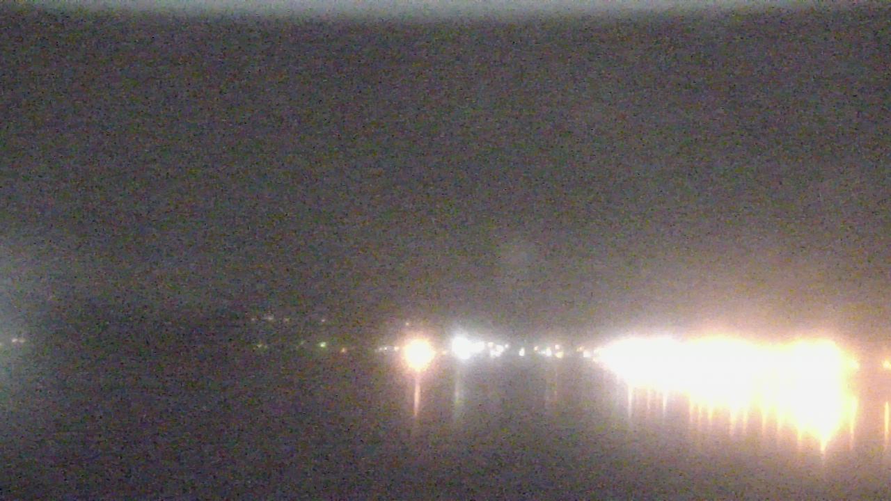 Thumbnail for current weather camera view from Wyndham Garden Lake Guntersville in Guntersville, Alabama