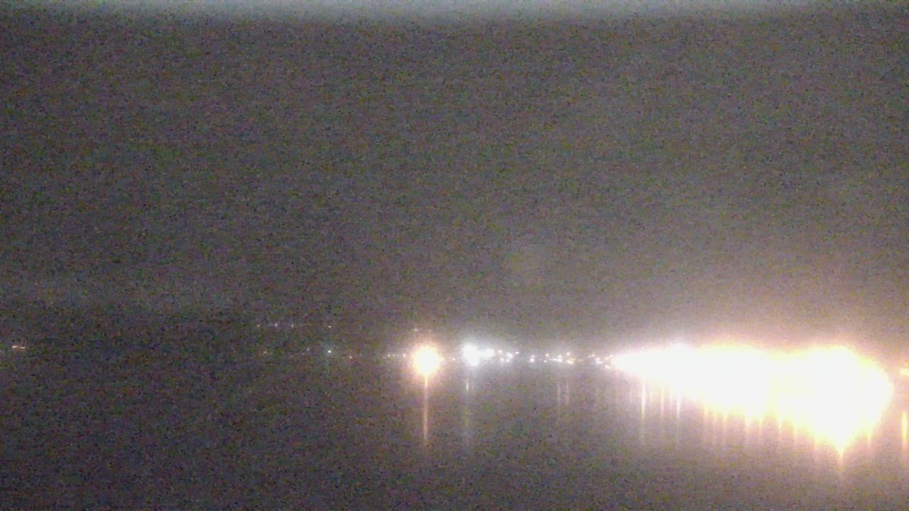 Thumbnail for current weather camera view from Wyndham Garden Lake Guntersville in Guntersville, Alabama