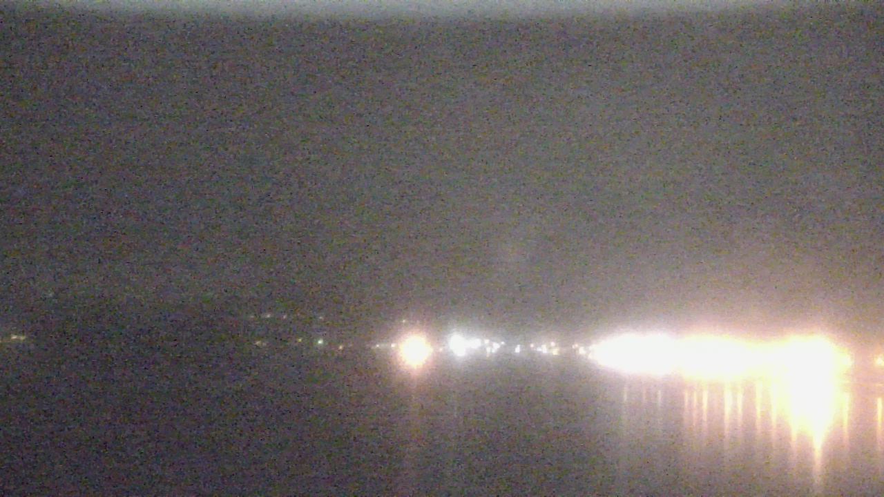 Thumbnail for current weather camera view from Wyndham Garden Lake Guntersville in Guntersville, Alabama