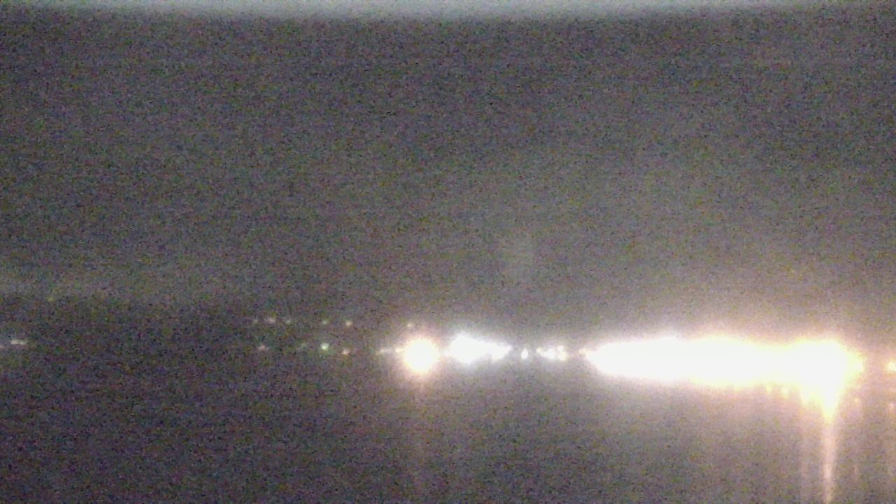 Thumbnail for current weather camera view from Wyndham Garden Lake Guntersville in Guntersville, Alabama