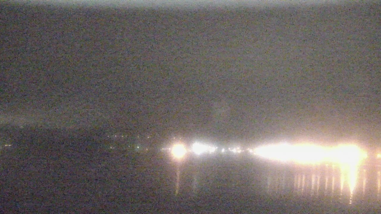 Thumbnail for current weather camera view from Wyndham Garden Lake Guntersville in Guntersville, Alabama