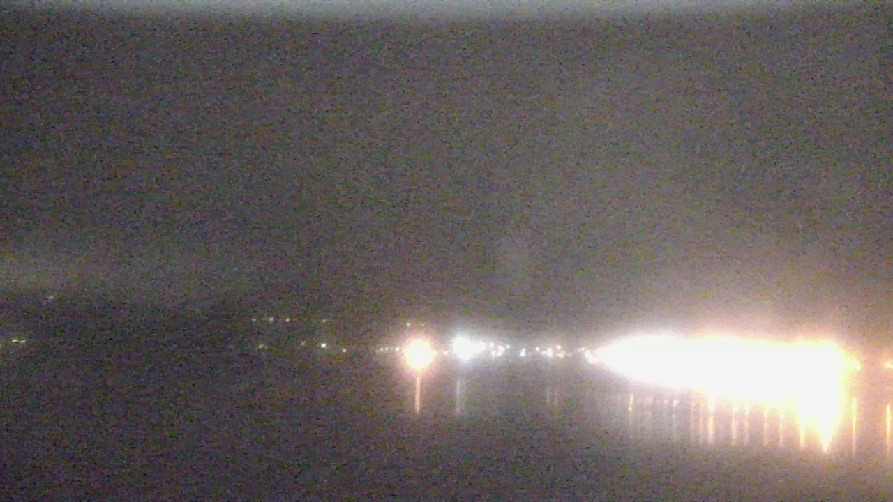 Thumbnail for current weather camera view from Wyndham Garden Lake Guntersville in Guntersville, Alabama