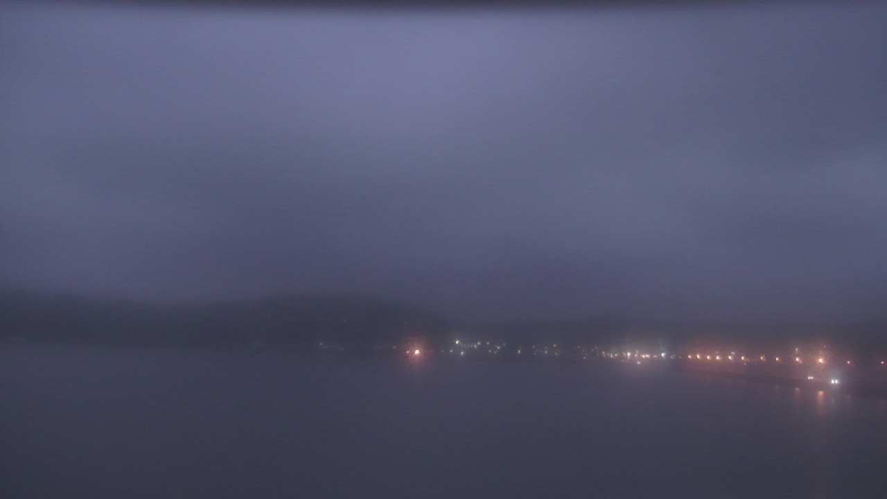 Thumbnail for current weather camera view from Wyndham Garden Lake Guntersville in Guntersville, Alabama