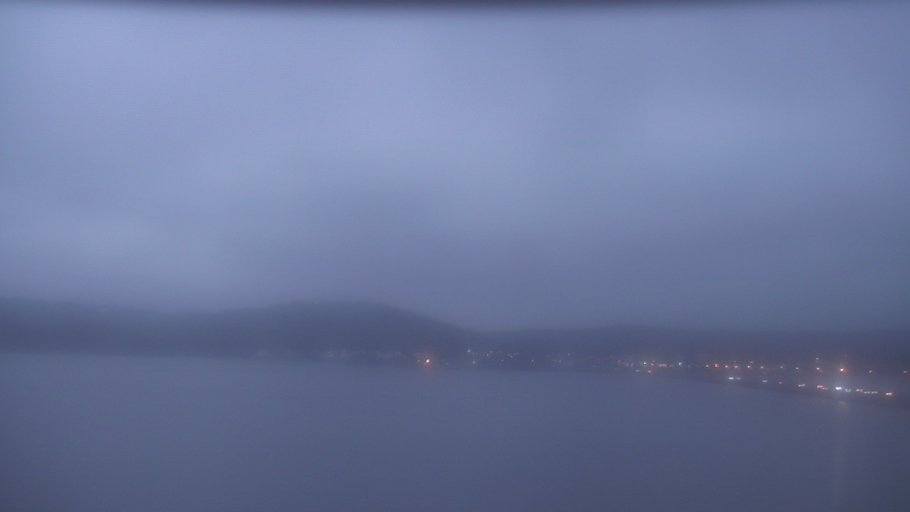 Thumbnail for current weather camera view from Wyndham Garden Lake Guntersville in Guntersville, Alabama