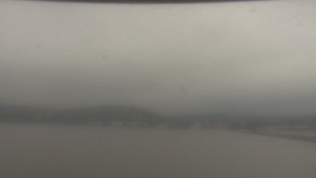 Thumbnail for current weather camera view from Wyndham Garden Lake Guntersville in Guntersville, Alabama