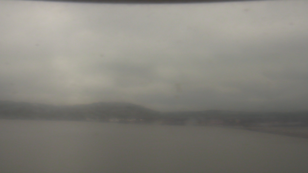 Thumbnail for current weather camera view from Wyndham Garden Lake Guntersville in Guntersville, Alabama