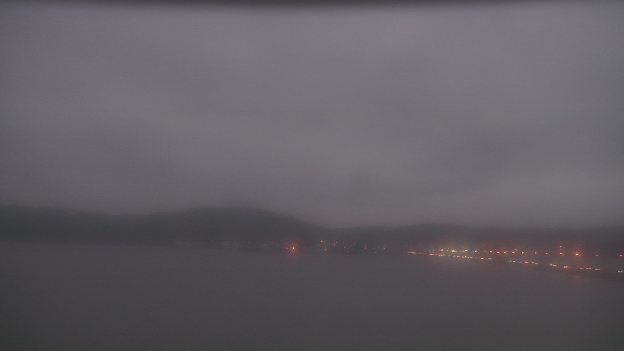 Thumbnail for current weather camera view from Wyndham Garden Lake Guntersville in Guntersville, Alabama