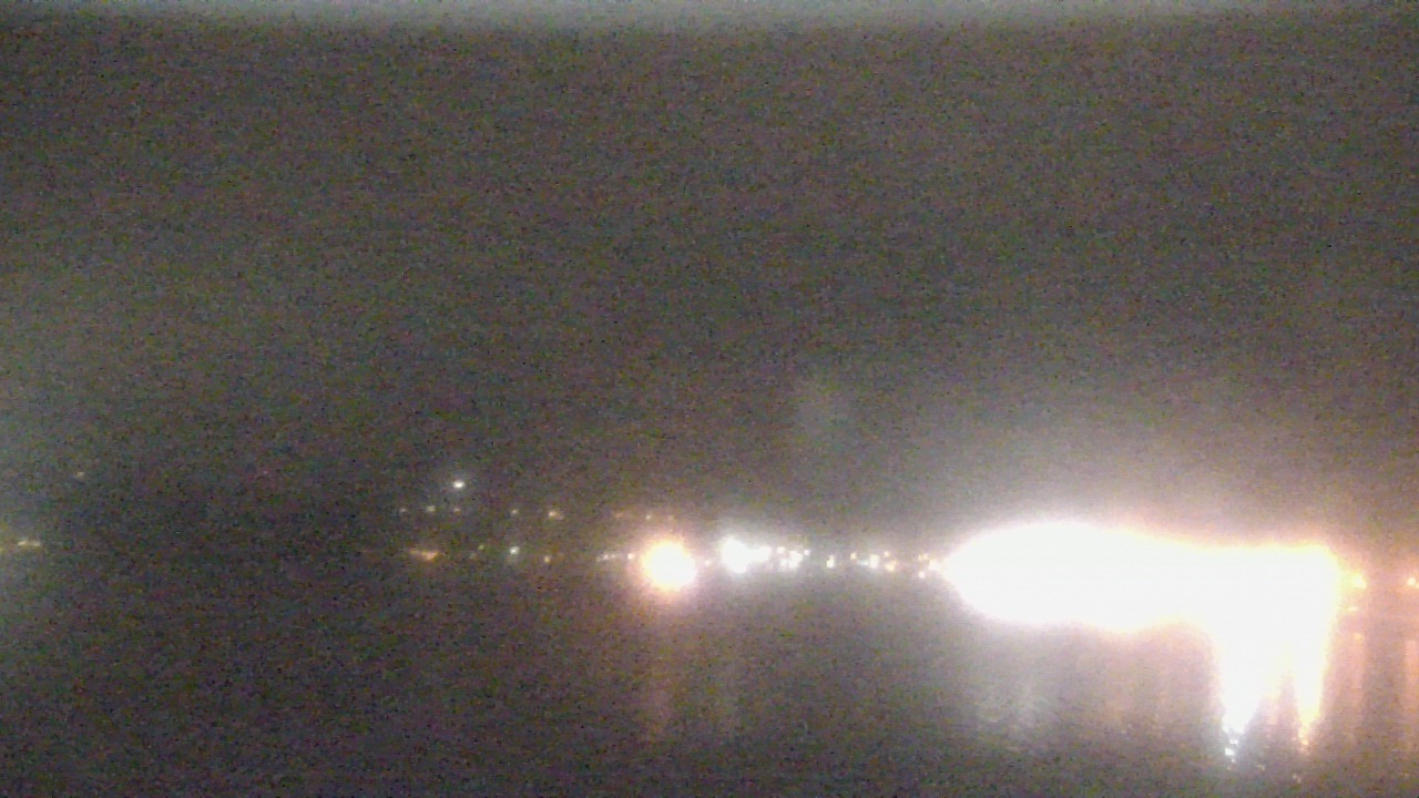 Thumbnail for current weather camera view from Wyndham Garden Lake Guntersville in Guntersville, Alabama