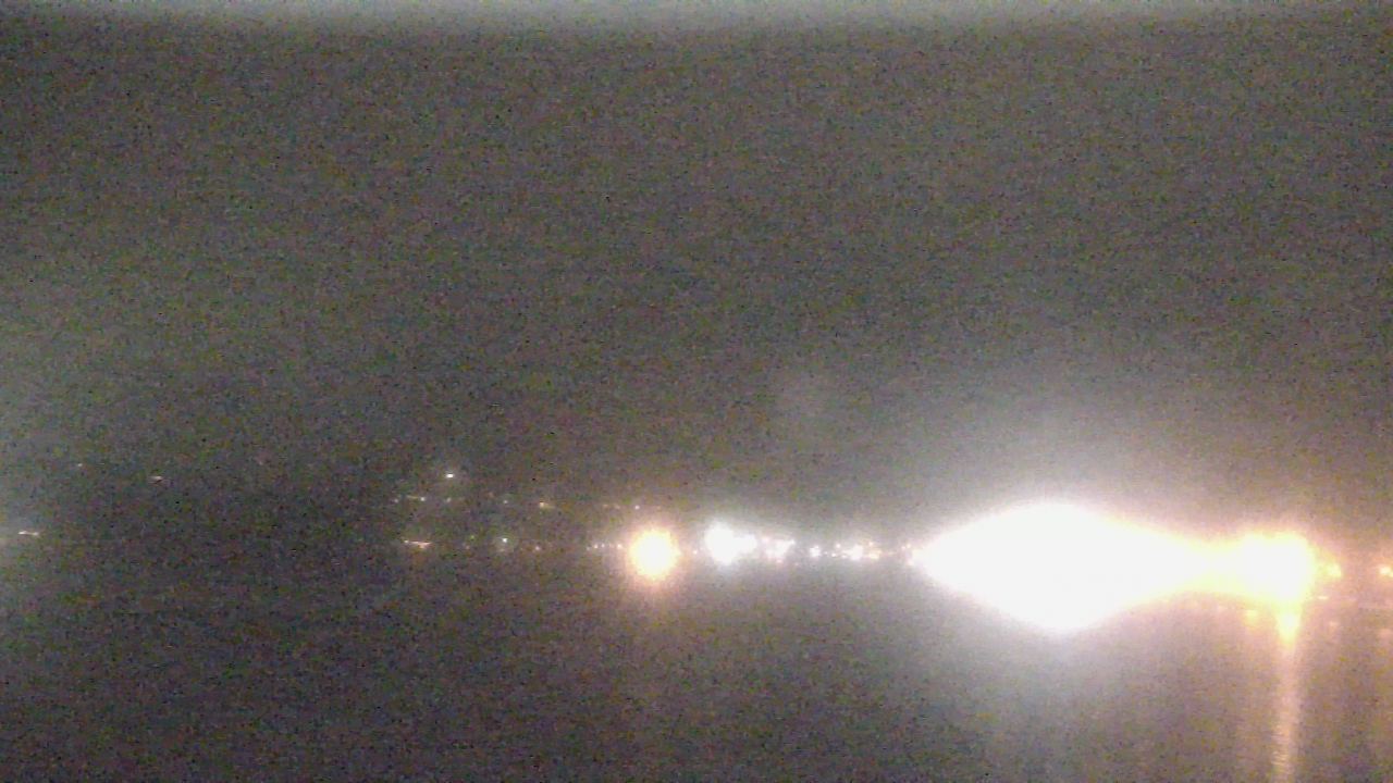 Thumbnail for current weather camera view from Wyndham Garden Lake Guntersville in Guntersville, Alabama