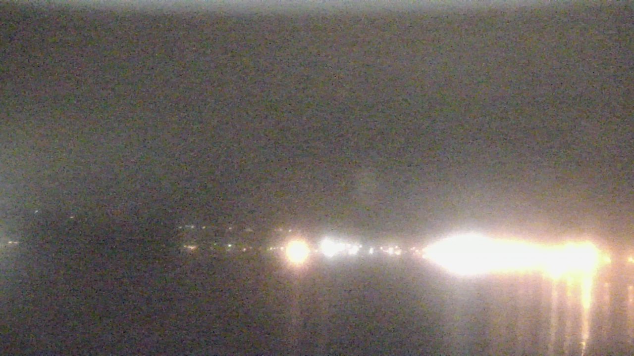 Thumbnail for current weather camera view from Wyndham Garden Lake Guntersville in Guntersville, Alabama