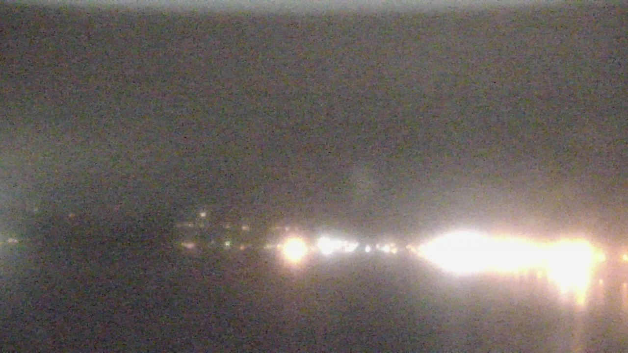 Thumbnail for current weather camera view from Wyndham Garden Lake Guntersville in Guntersville, Alabama