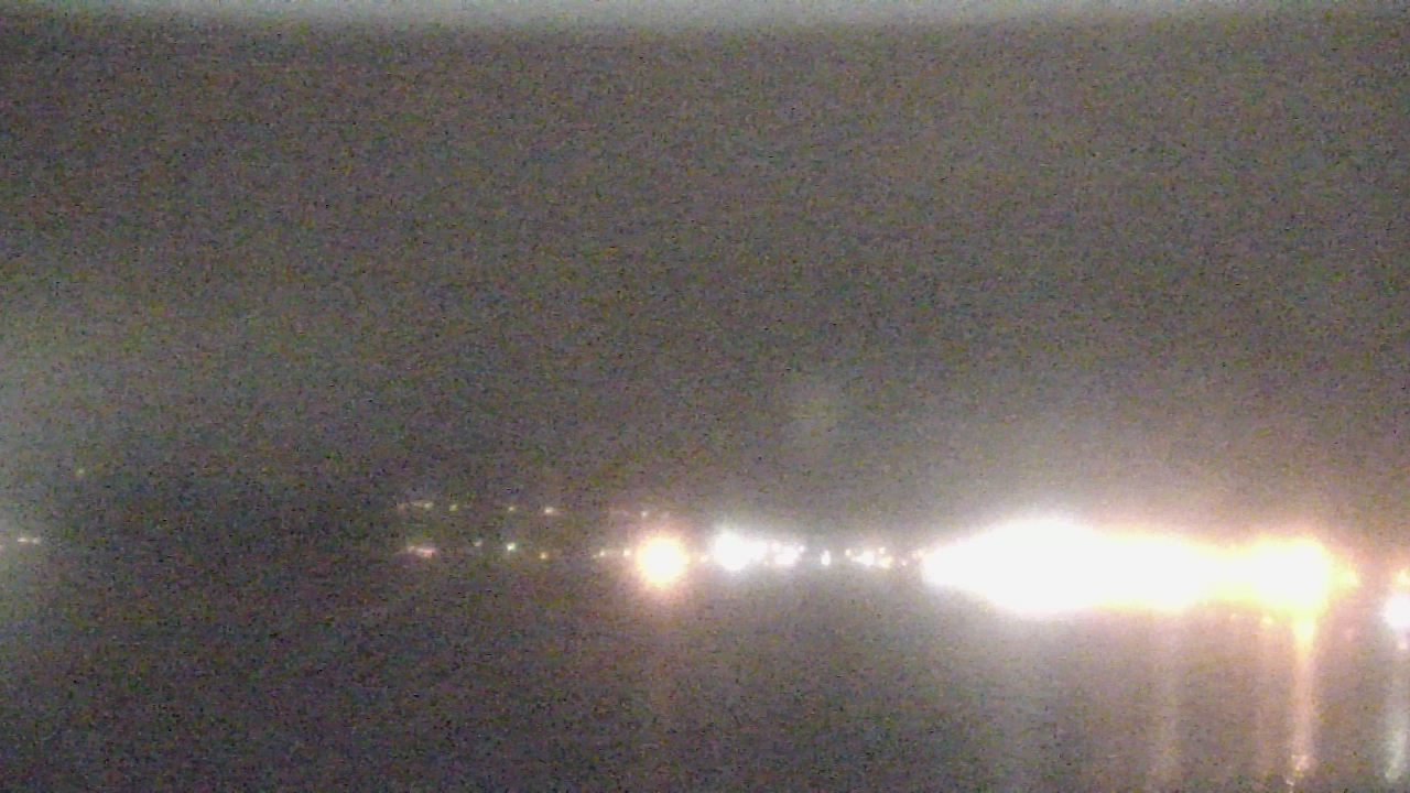 Thumbnail for current weather camera view from Wyndham Garden Lake Guntersville in Guntersville, Alabama