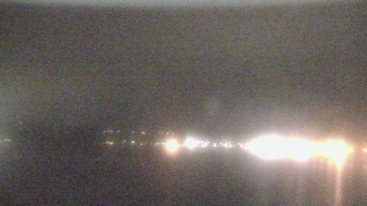 Thumbnail for current weather camera view from Wyndham Garden Lake Guntersville in Guntersville, Alabama