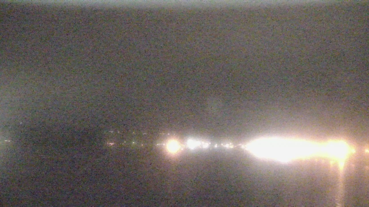 Thumbnail for current weather camera view from Wyndham Garden Lake Guntersville in Guntersville, Alabama