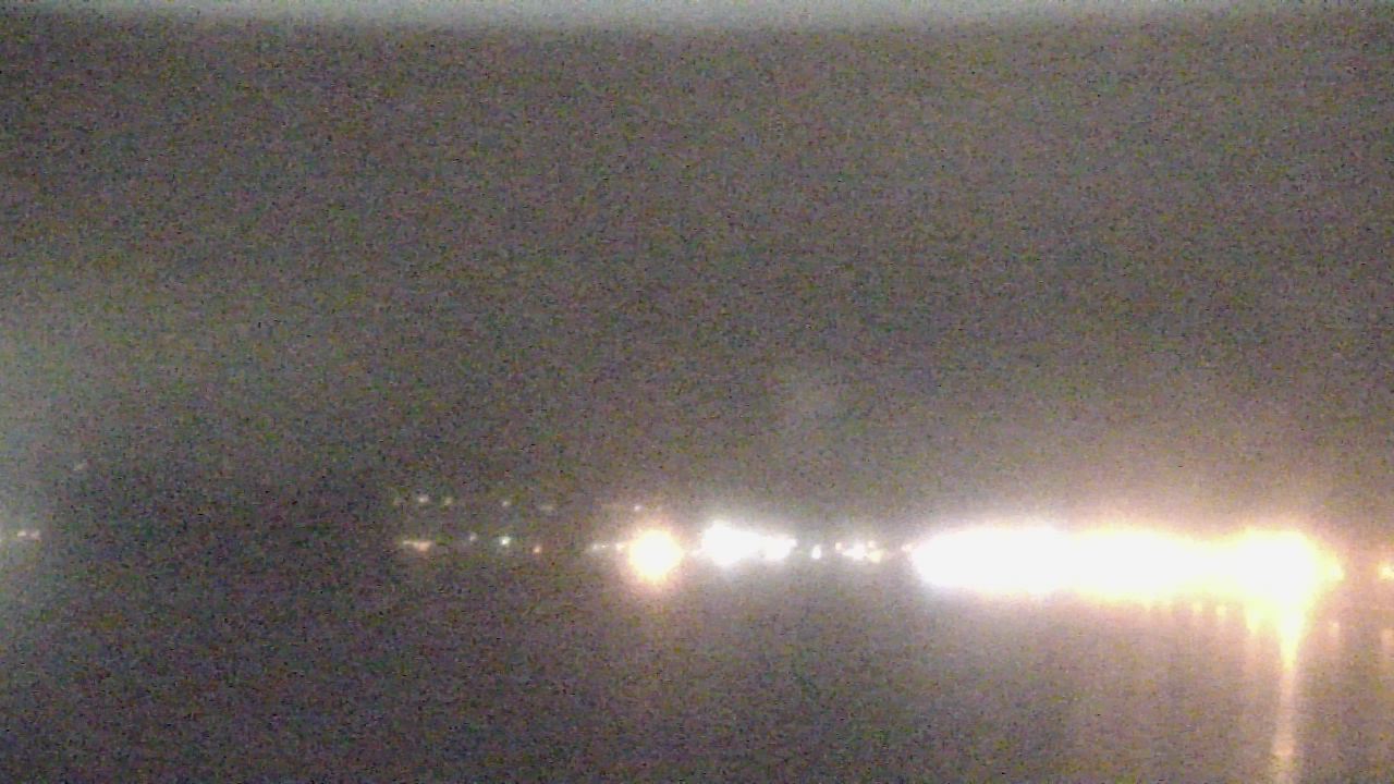 Thumbnail for current weather camera view from Wyndham Garden Lake Guntersville in Guntersville, Alabama