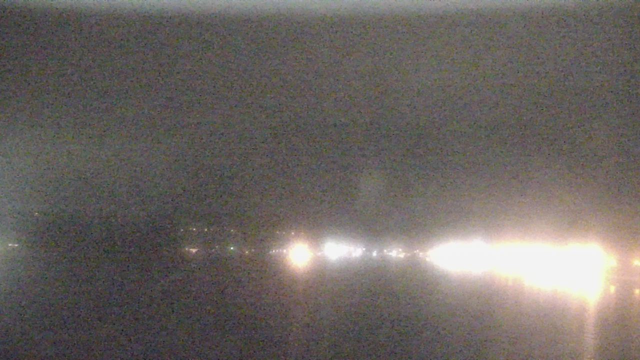 Thumbnail for current weather camera view from Wyndham Garden Lake Guntersville in Guntersville, Alabama