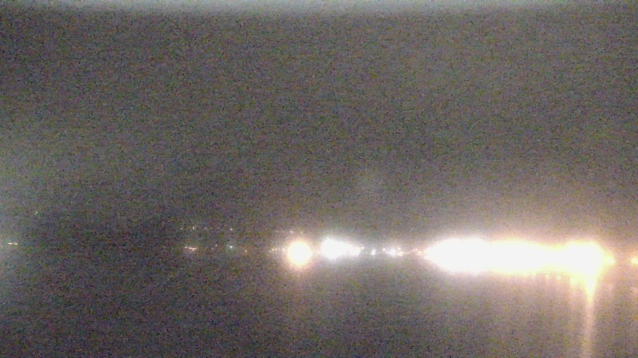 Thumbnail for current weather camera view from Wyndham Garden Lake Guntersville in Guntersville, Alabama