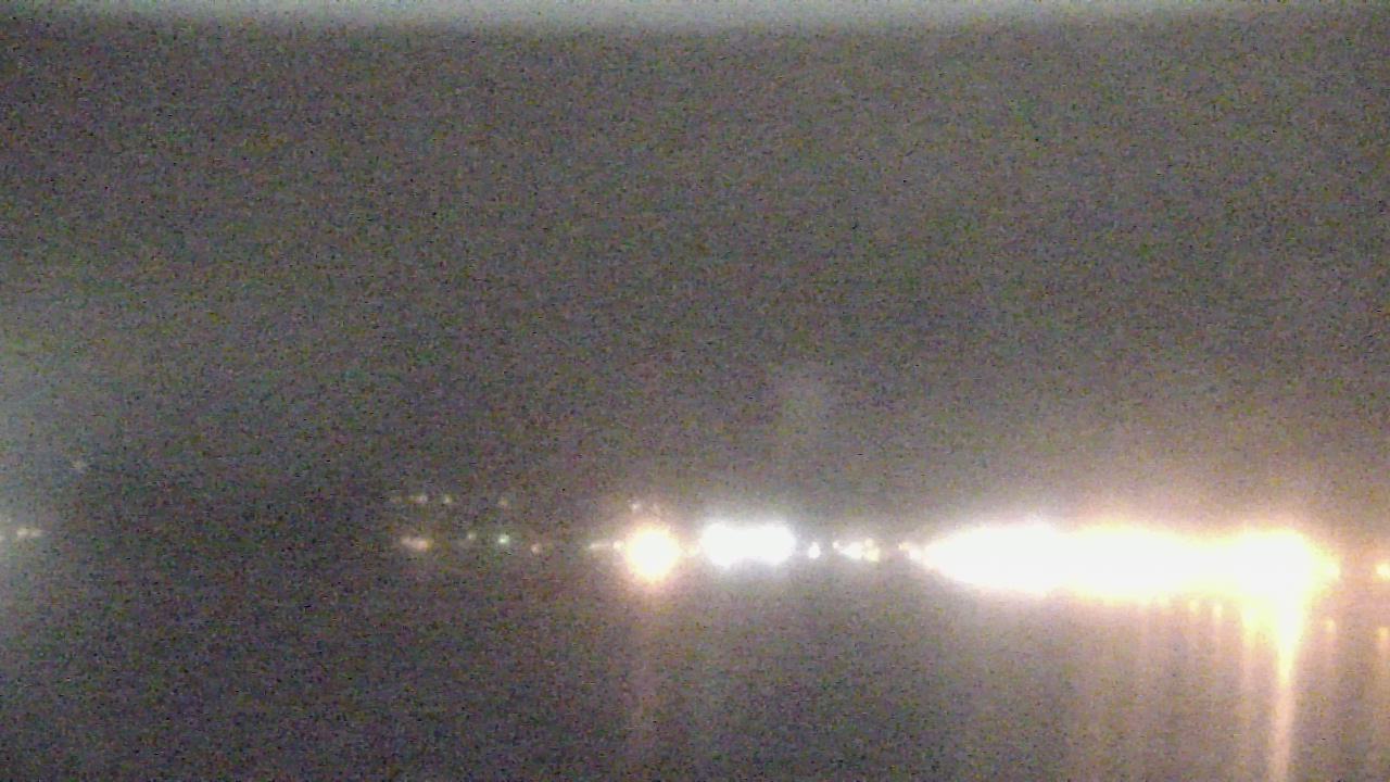 Thumbnail for current weather camera view from Wyndham Garden Lake Guntersville in Guntersville, Alabama