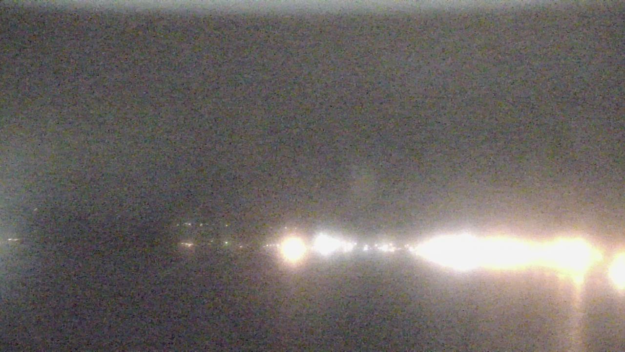 Thumbnail for current weather camera view from Wyndham Garden Lake Guntersville in Guntersville, Alabama