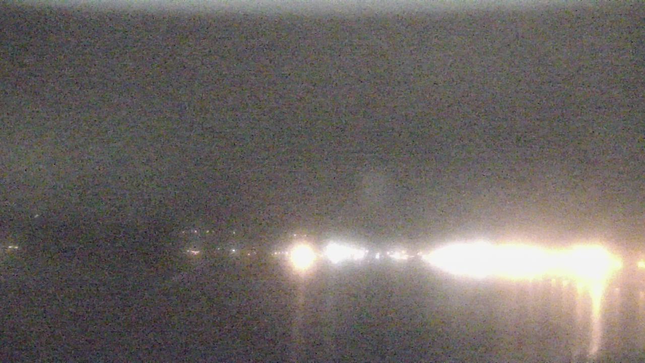 Thumbnail for current weather camera view from Wyndham Garden Lake Guntersville in Guntersville, Alabama