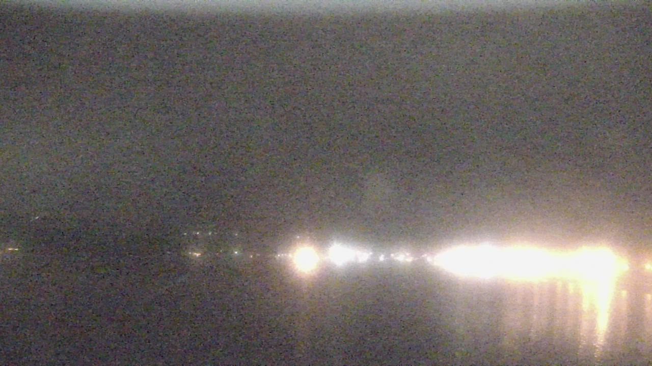 Thumbnail for current weather camera view from Wyndham Garden Lake Guntersville in Guntersville, Alabama