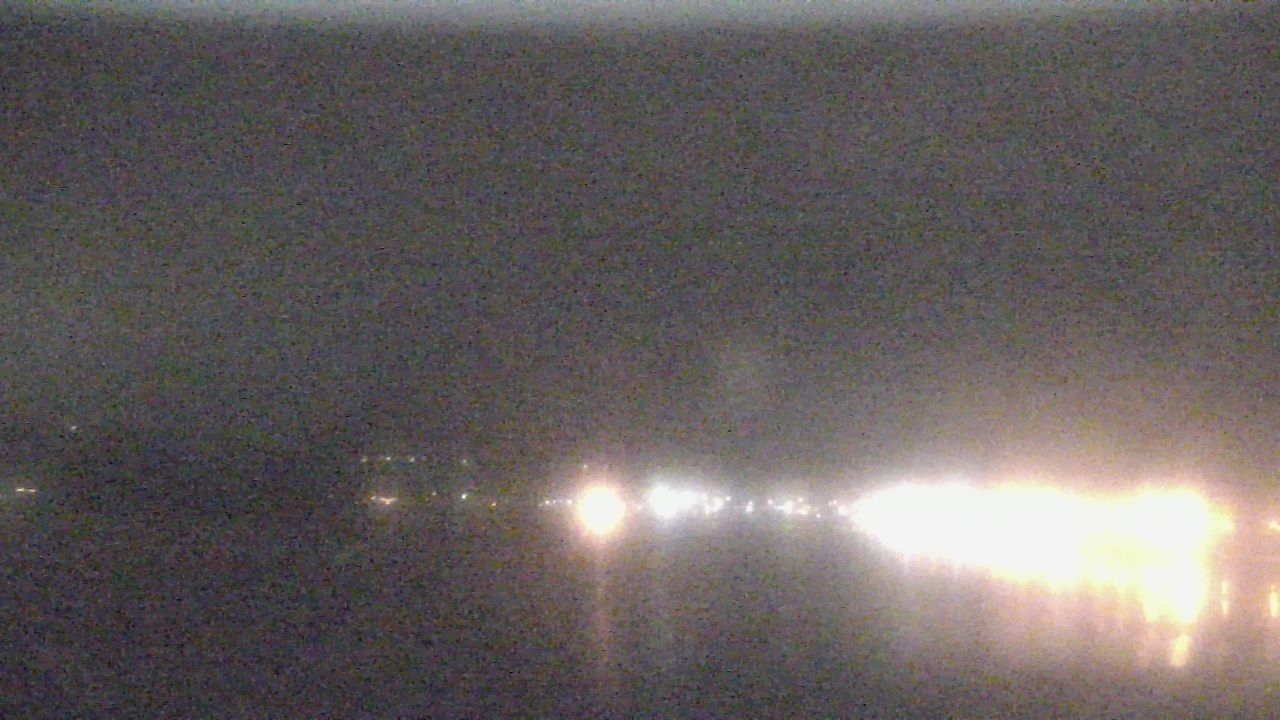 Thumbnail for current weather camera view from Wyndham Garden Lake Guntersville in Guntersville, Alabama