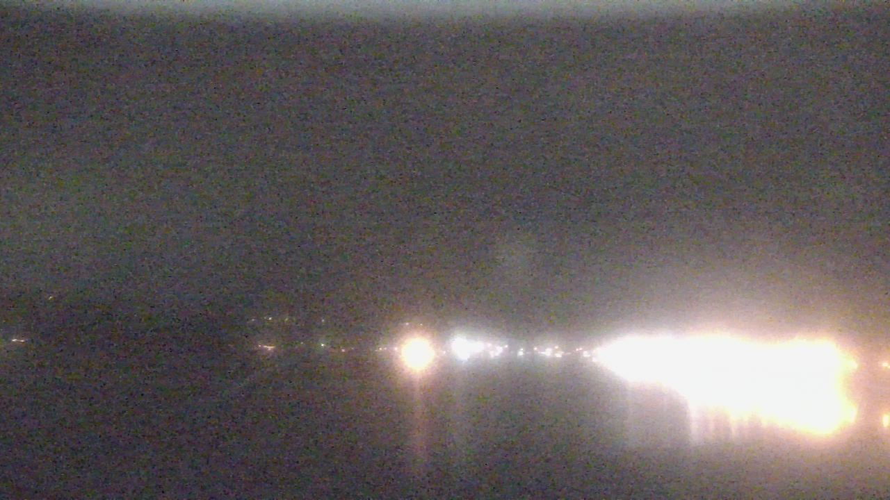 Thumbnail for current weather camera view from Wyndham Garden Lake Guntersville in Guntersville, Alabama