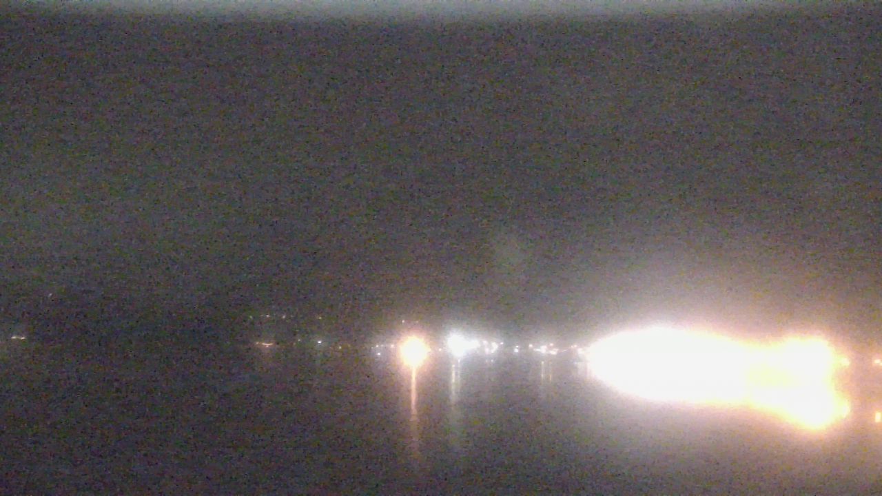 Thumbnail for current weather camera view from Wyndham Garden Lake Guntersville in Guntersville, Alabama