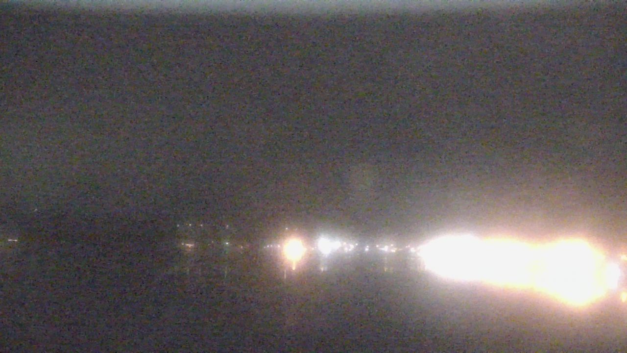 Thumbnail for current weather camera view from Wyndham Garden Lake Guntersville in Guntersville, Alabama