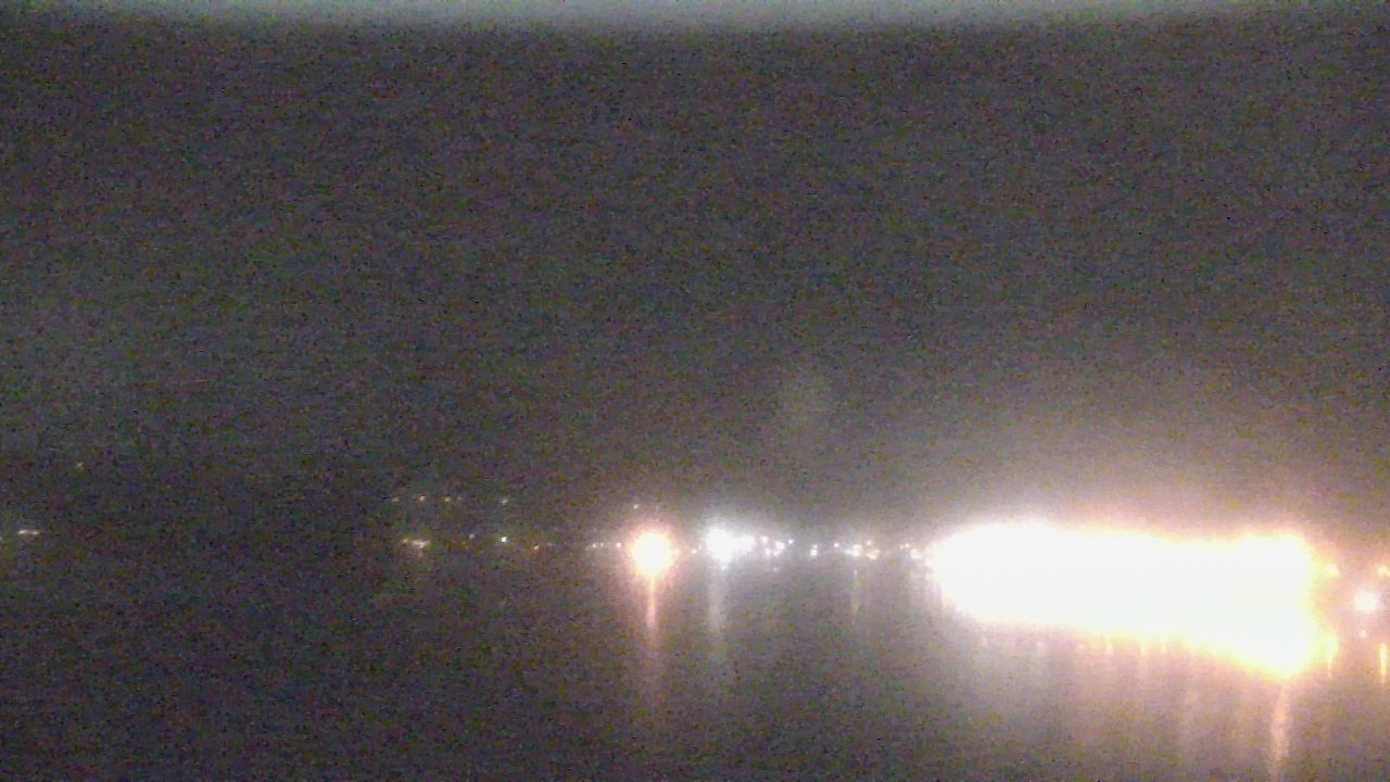 Thumbnail for current weather camera view from Wyndham Garden Lake Guntersville in Guntersville, Alabama