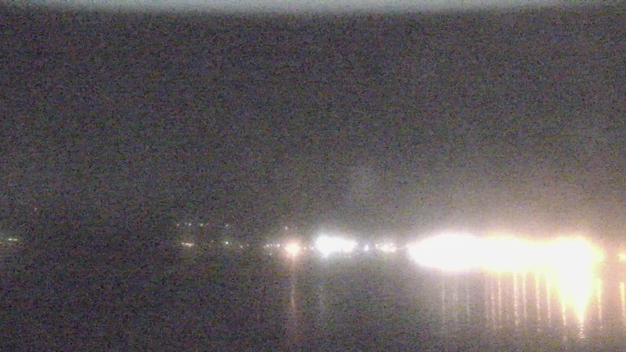 Thumbnail for current weather camera view from Wyndham Garden Lake Guntersville in Guntersville, Alabama