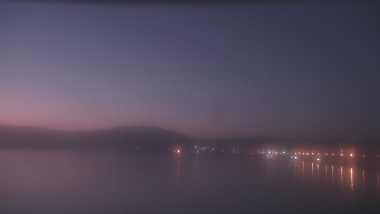 Thumbnail for current weather camera view from Wyndham Garden Lake Guntersville in Guntersville, Alabama