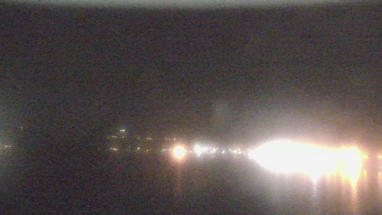 Thumbnail for current weather camera view from Wyndham Garden Lake Guntersville in Guntersville, Alabama