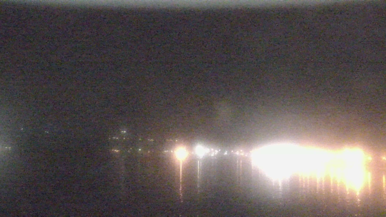 Thumbnail for current weather camera view from Wyndham Garden Lake Guntersville in Guntersville, Alabama