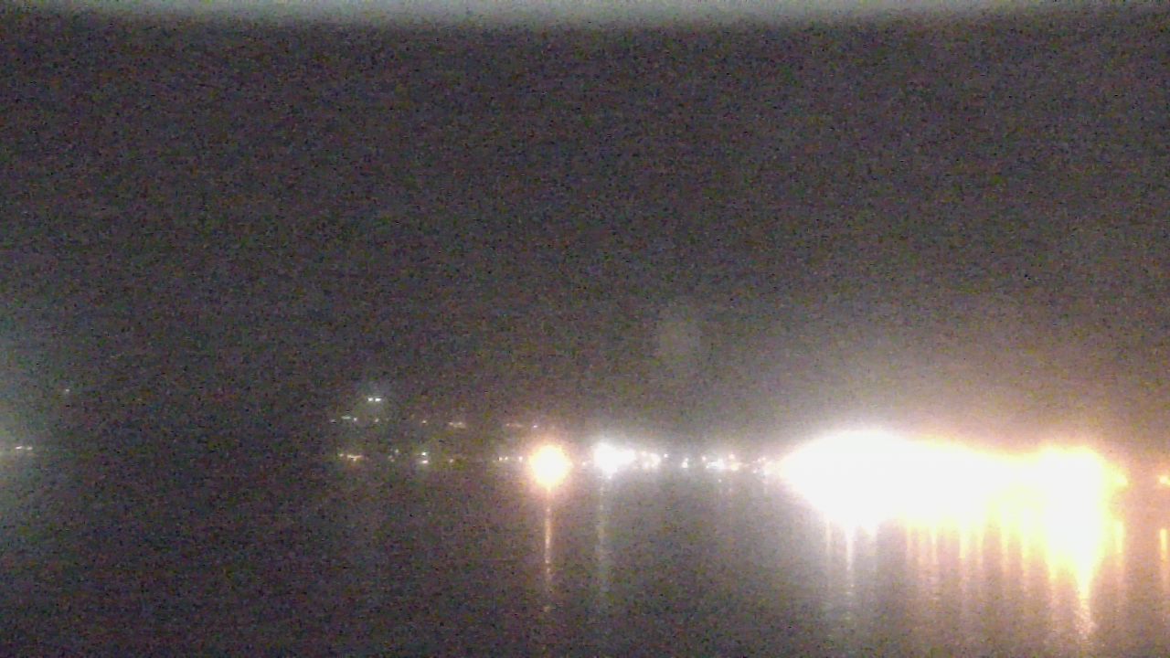 Thumbnail for current weather camera view from Wyndham Garden Lake Guntersville in Guntersville, Alabama