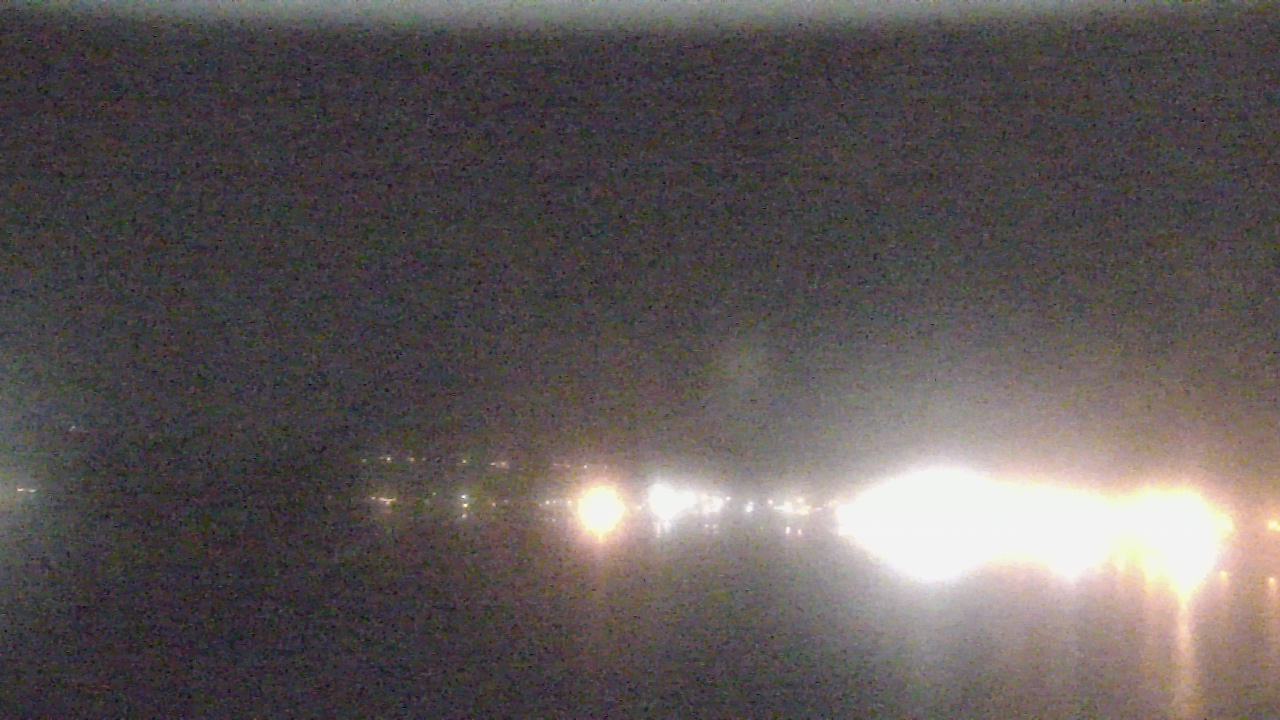 Thumbnail for current weather camera view from Wyndham Garden Lake Guntersville in Guntersville, Alabama