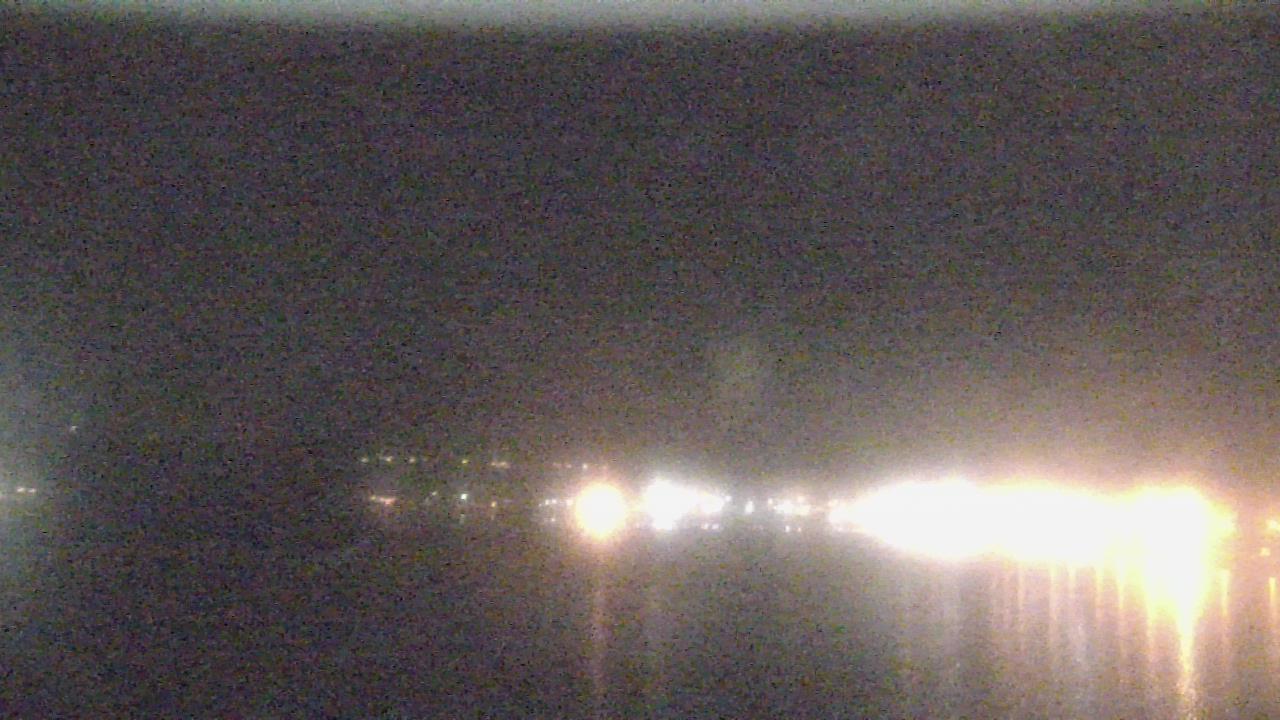 Thumbnail for current weather camera view from Wyndham Garden Lake Guntersville in Guntersville, Alabama