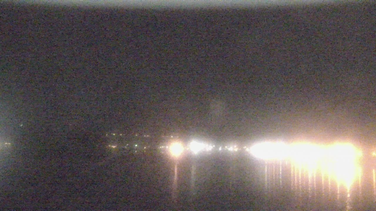 Thumbnail for current weather camera view from Wyndham Garden Lake Guntersville in Guntersville, Alabama