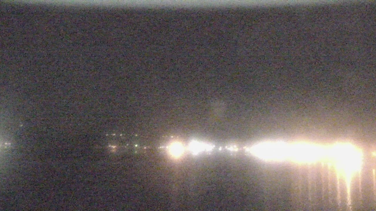 Thumbnail for current weather camera view from Wyndham Garden Lake Guntersville in Guntersville, Alabama