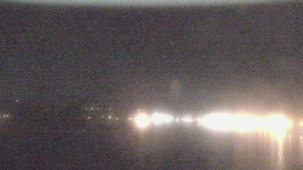 Thumbnail for current weather camera view from Wyndham Garden Lake Guntersville in Guntersville, Alabama