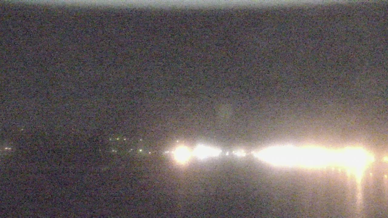 Thumbnail for current weather camera view from Wyndham Garden Lake Guntersville in Guntersville, Alabama