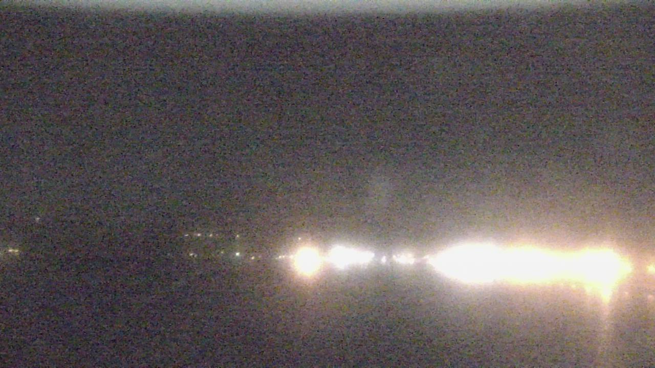 Thumbnail for current weather camera view from Wyndham Garden Lake Guntersville in Guntersville, Alabama