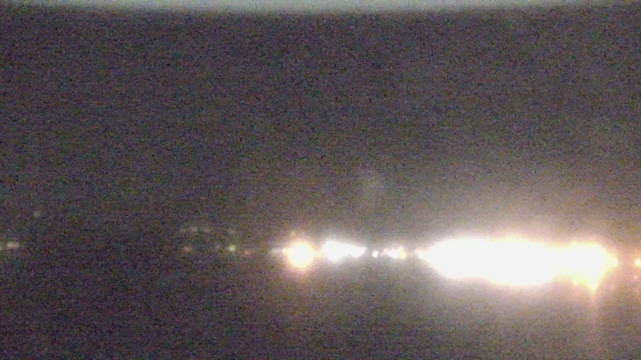 Thumbnail for current weather camera view from Wyndham Garden Lake Guntersville in Guntersville, Alabama