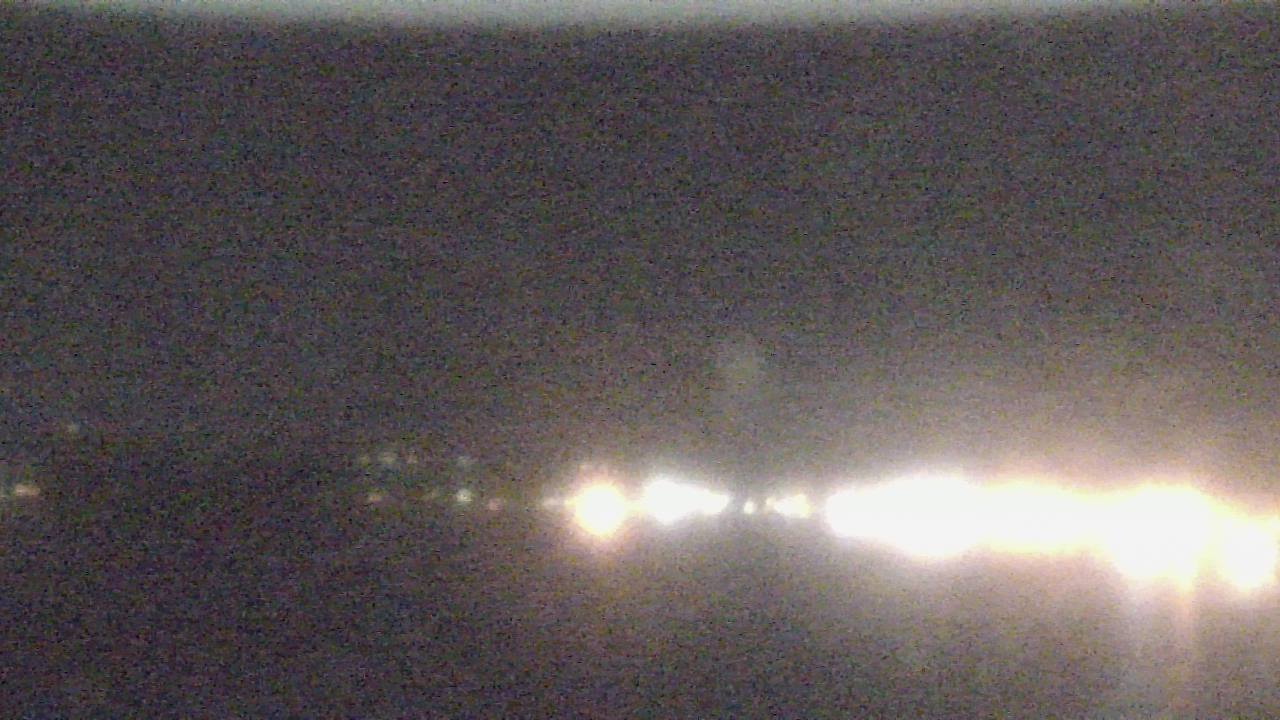 Thumbnail for current weather camera view from Wyndham Garden Lake Guntersville in Guntersville, Alabama