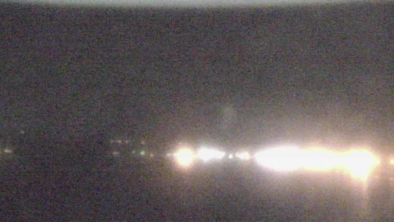 Thumbnail for current weather camera view from Wyndham Garden Lake Guntersville in Guntersville, Alabama