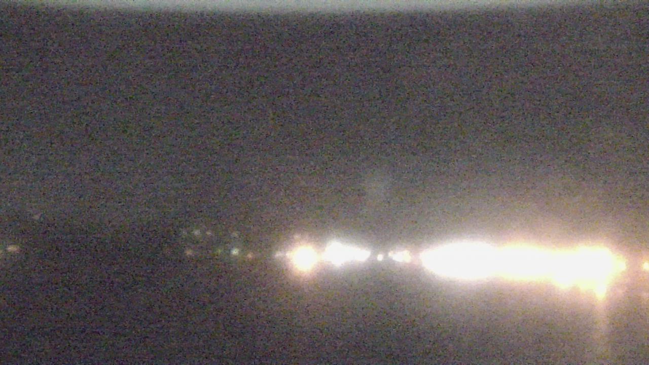 Thumbnail for current weather camera view from Wyndham Garden Lake Guntersville in Guntersville, Alabama