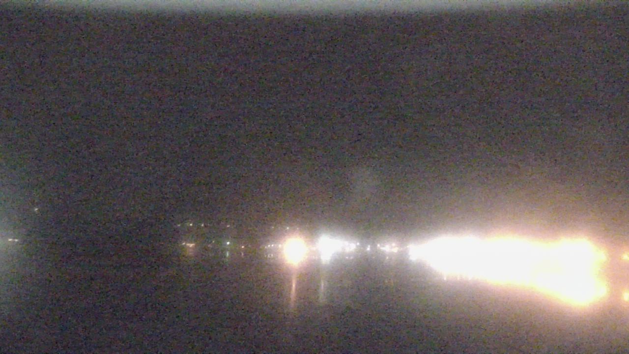 Thumbnail for current weather camera view from Wyndham Garden Lake Guntersville in Guntersville, Alabama