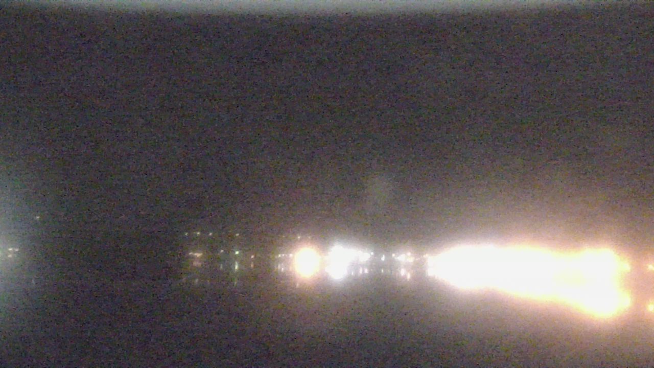 Thumbnail for current weather camera view from Wyndham Garden Lake Guntersville in Guntersville, Alabama